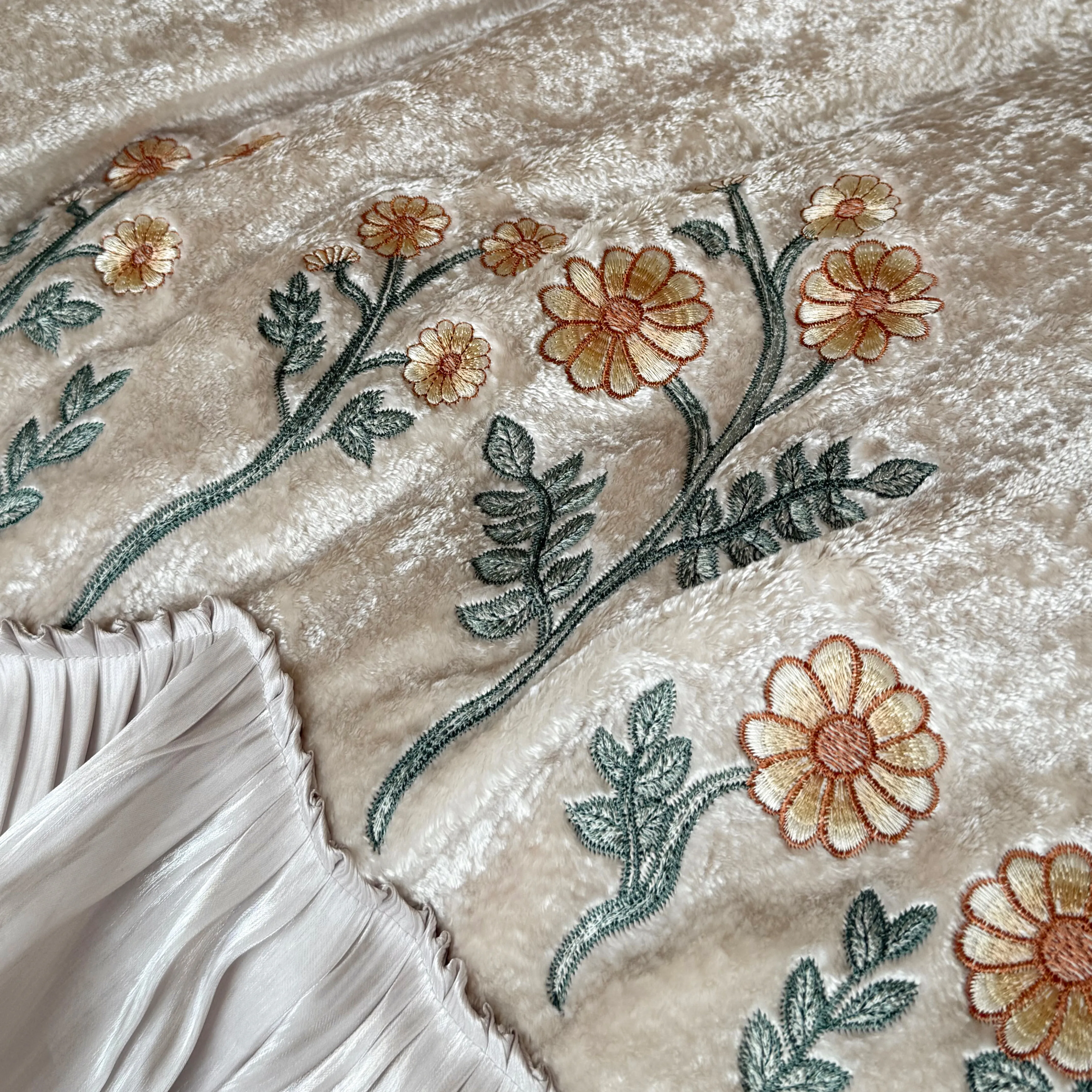 Cottagecore Wildflower Embroidery High-Weight Milk Velvet Fleece Bedding Set14 Cottagecore Wildflower Embroidery High Weight Milk Velvet Fleece Bedding Set14