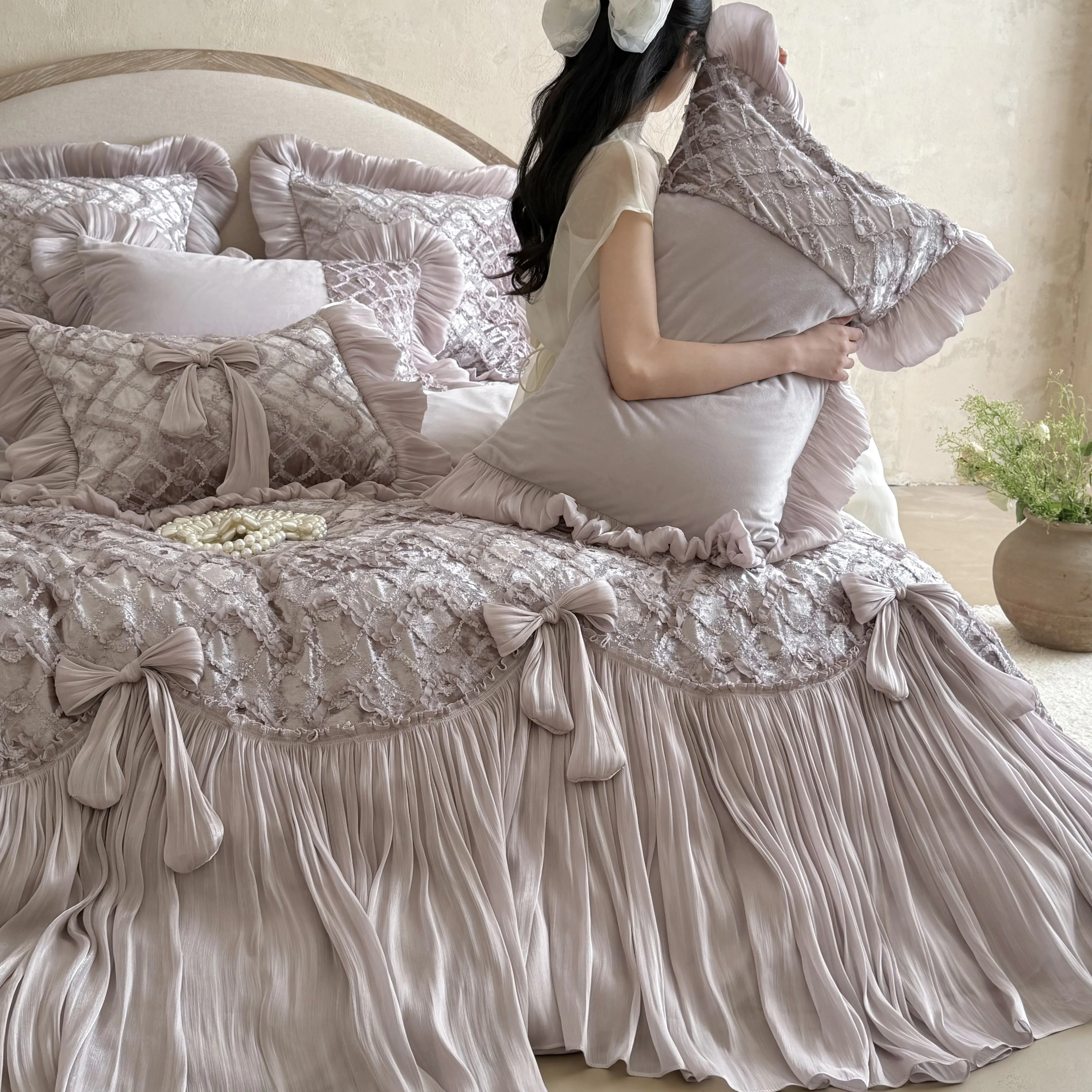 European Princess Style Embroidered Velvet Crinkle Pleated Bedspread Set14 European Princess Style Embroidered Velvet Crinkle Pleated Bedspread Set14