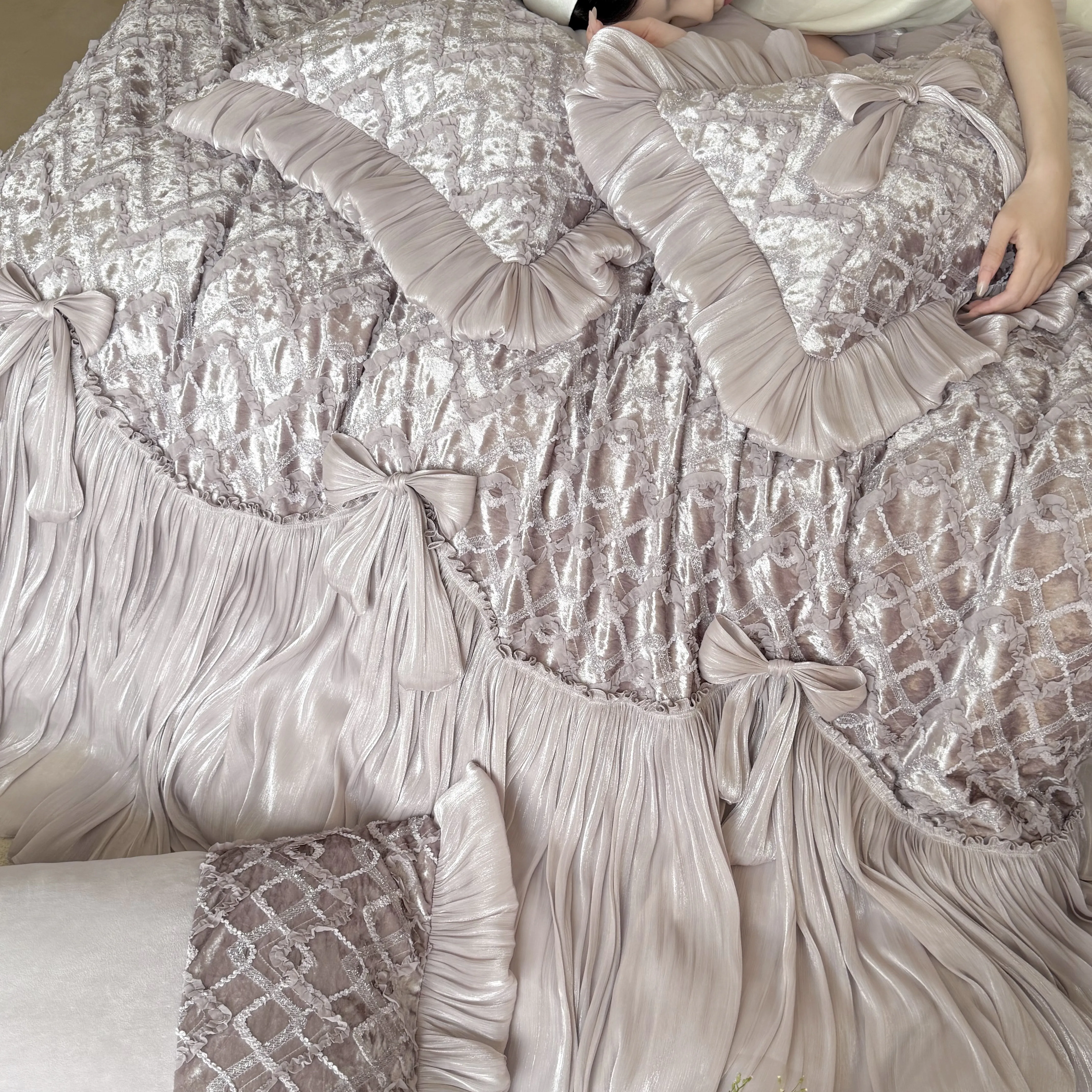 European Princess Style Embroidered Velvet Crinkle Pleated Bedspread Set22 European Princess Style Embroidered Velvet Crinkle Pleated Bedspread Set22