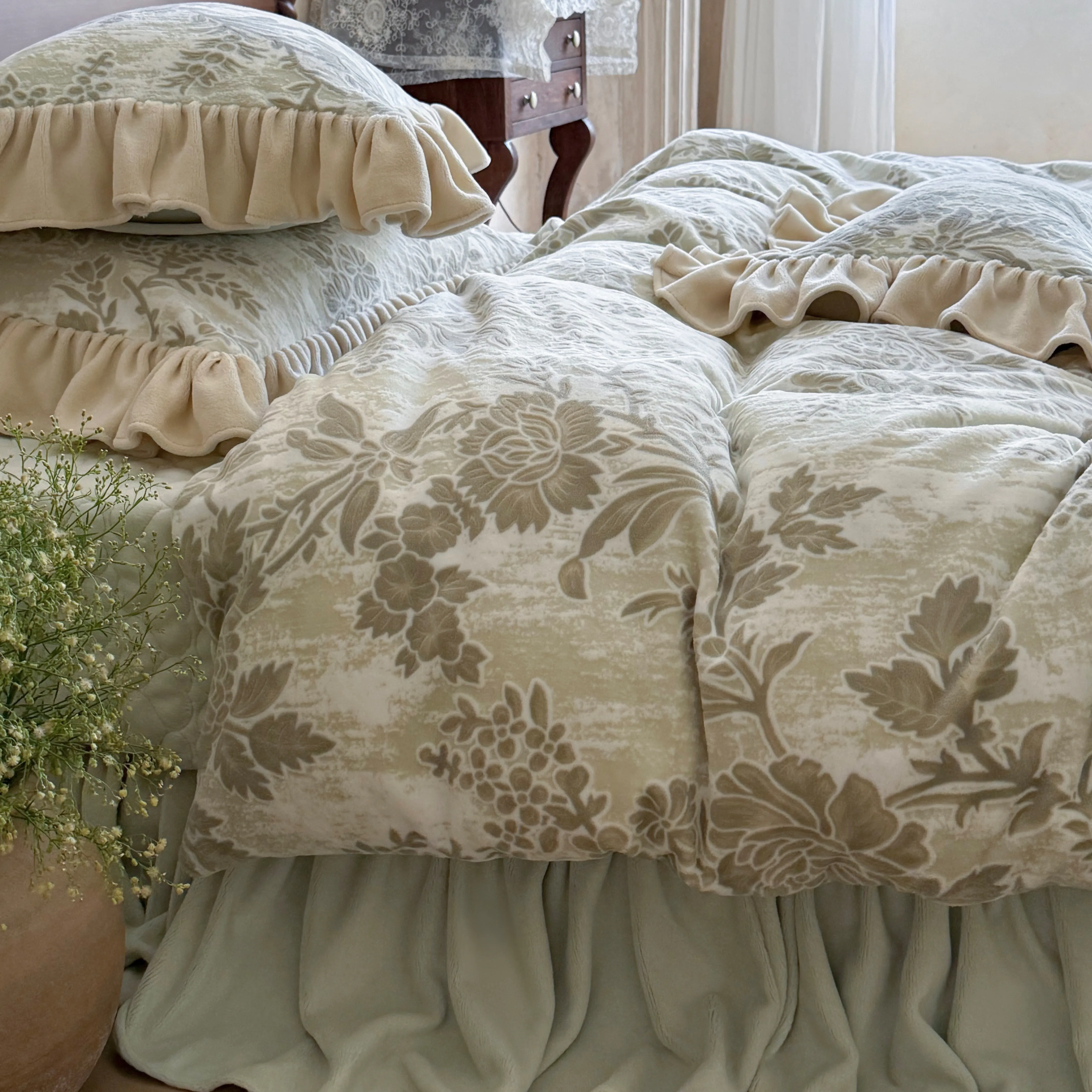 French Country Botanical Floral Carved Velvet Lace Trim Ruffle Bedding Set09 French Country Botanical Floral Carved Velvet Lace Trim Ruffle Bedding Set09