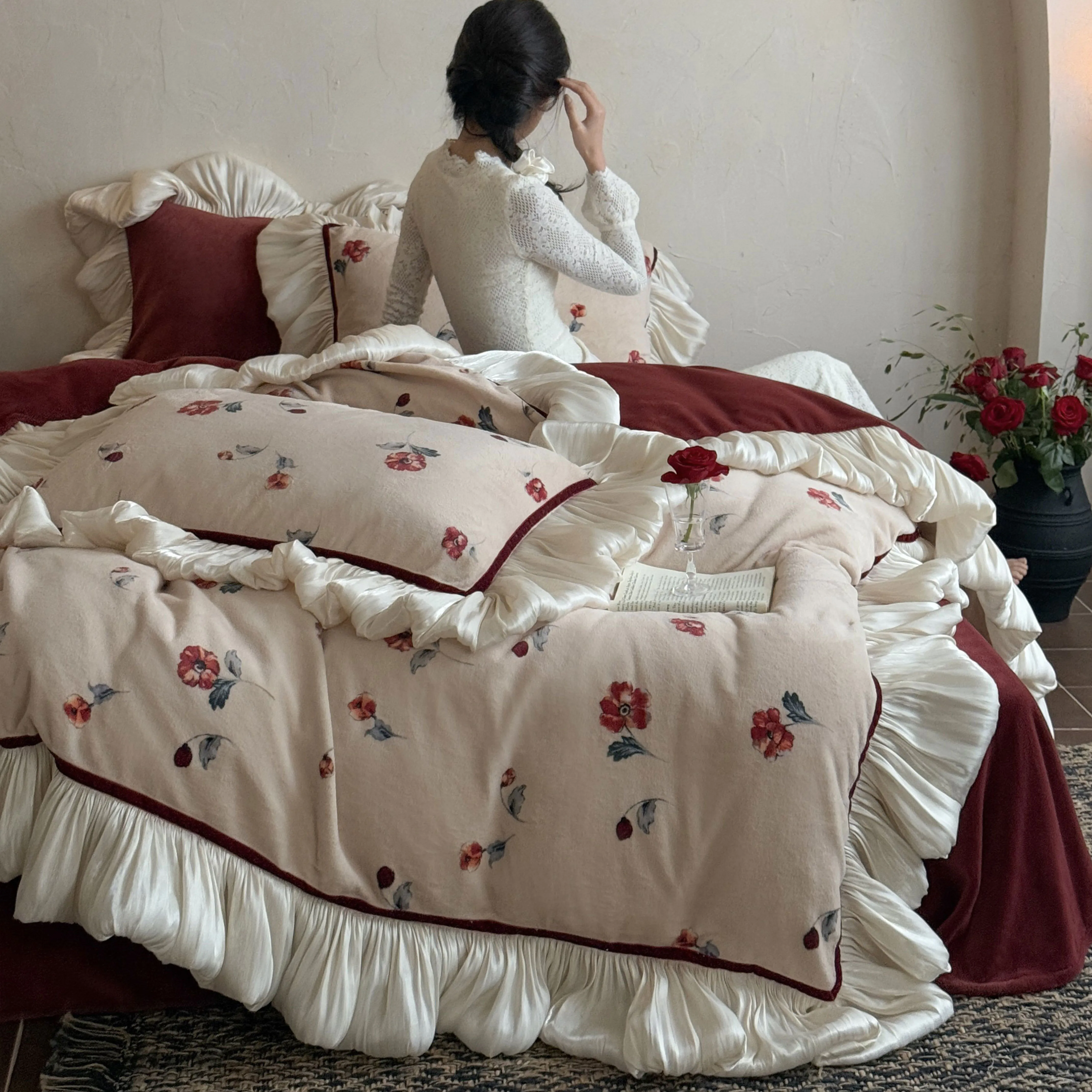 French Vintage Wine Red Small Floral Print Milk Velvet Fleece Bedding Set02