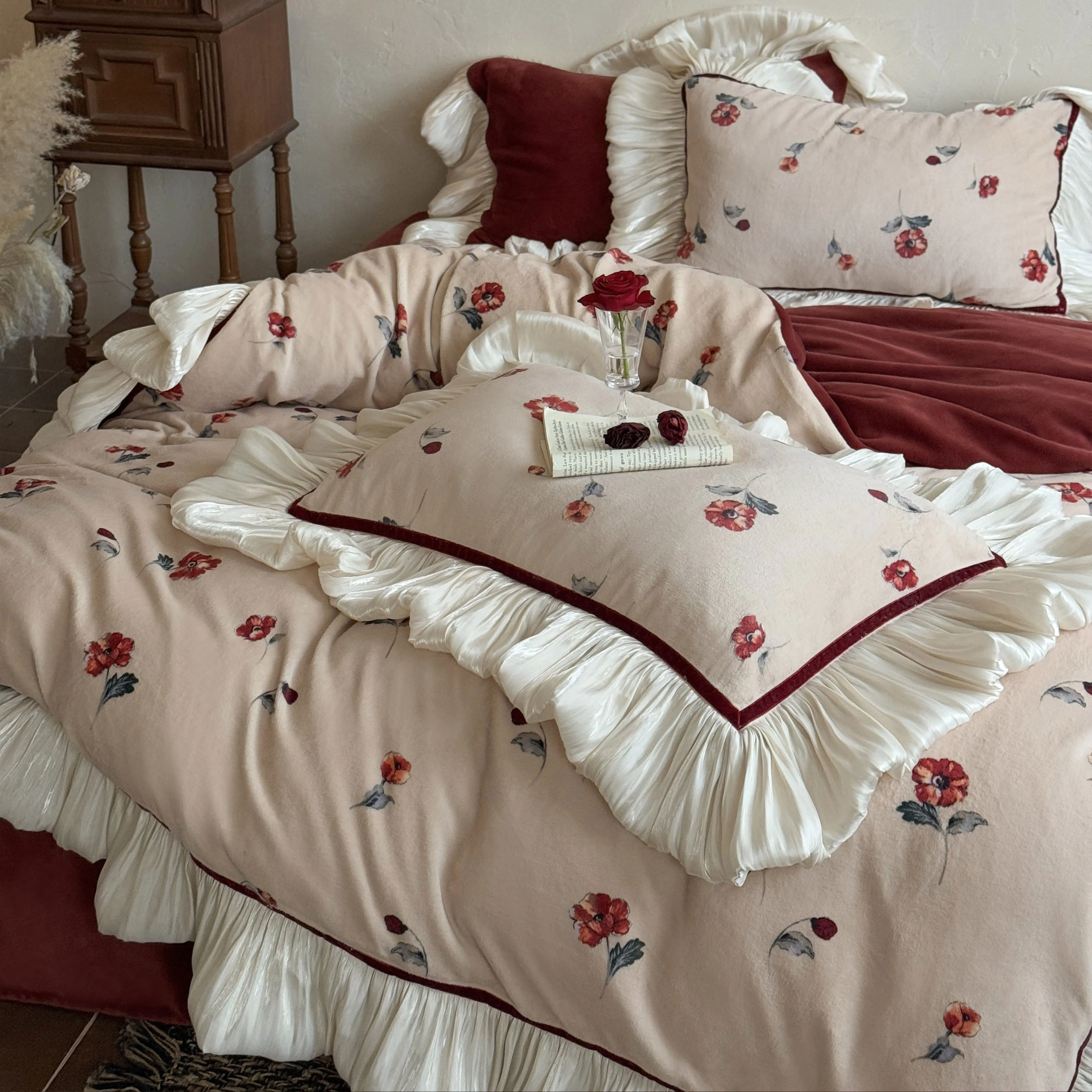 French Vintage Wine Red Small Floral Print Milk Velvet Fleece Bedding Set08 French Vintage Wine Red Small Floral Print Milk Velvet Fleece Bedding Set08