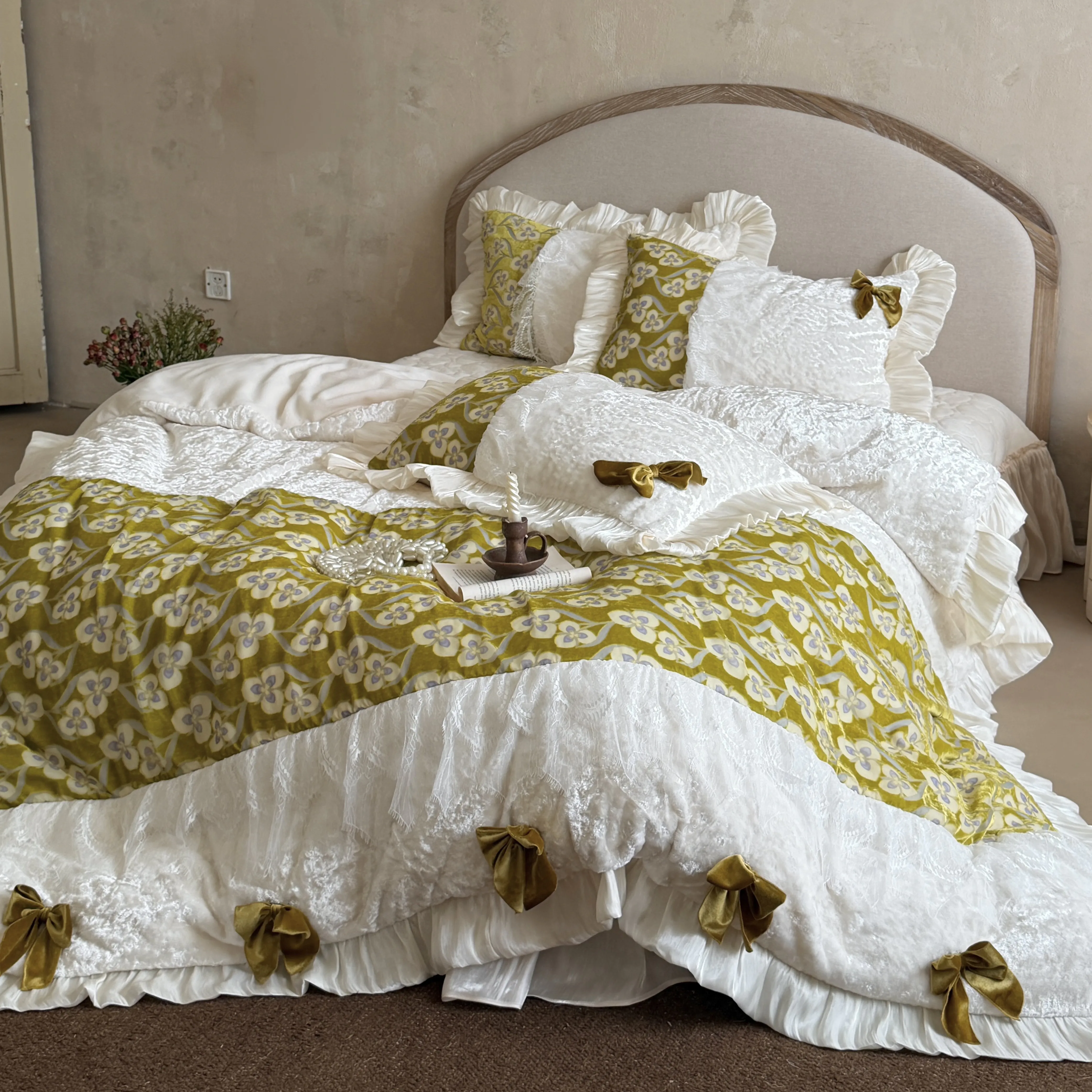 Olive Green Floral 380g Crushed Velvet Milk Fleece Bedding Set with Bowknot05 Olive Green Floral 380g Crushed Velvet Milk Fleece Bedding Set with Bowknot05