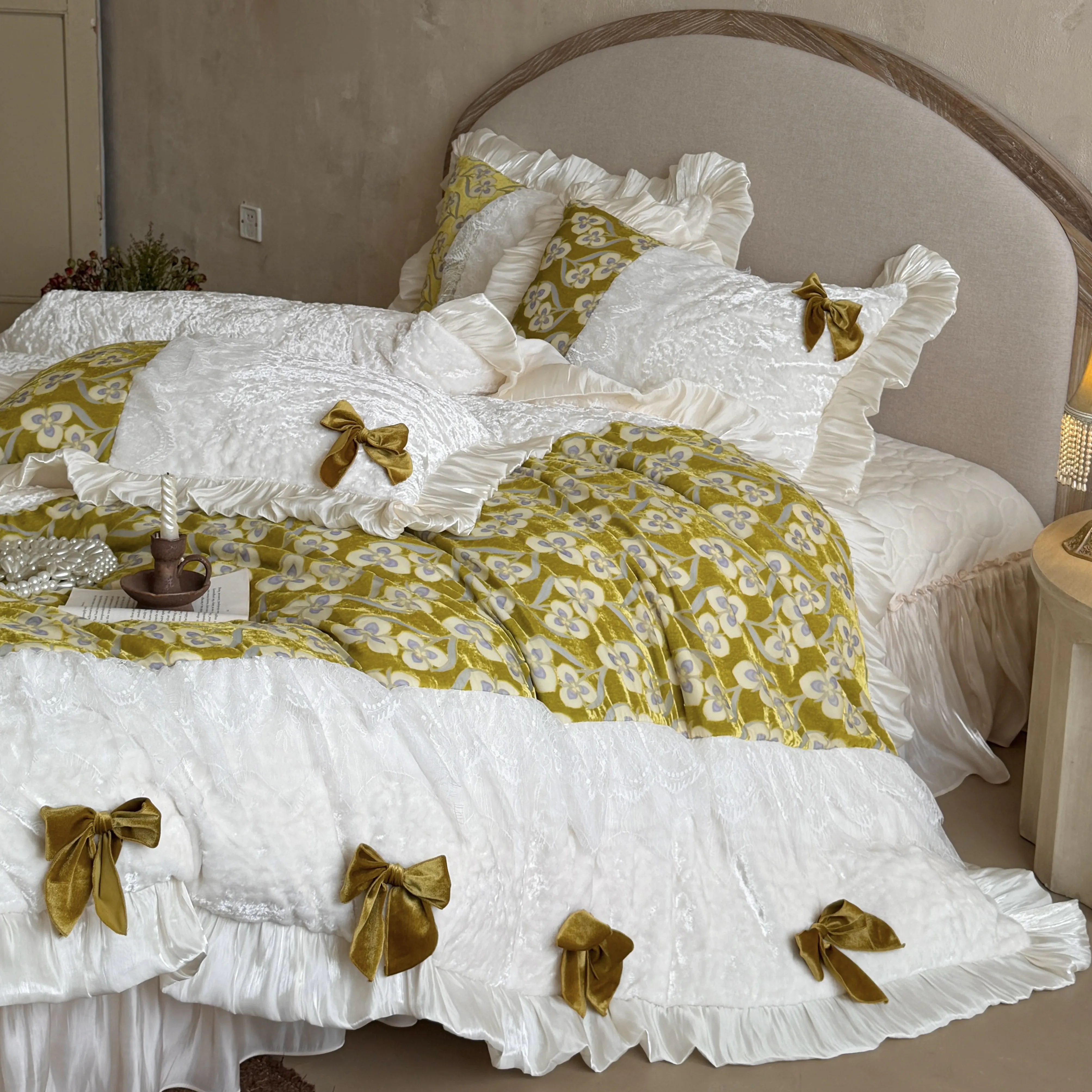 Olive Green Floral 380g Crushed Velvet Milk Fleece Bedding Set with Bowknot06 Olive Green Floral 380g Crushed Velvet Milk Fleece Bedding Set with Bowknot06