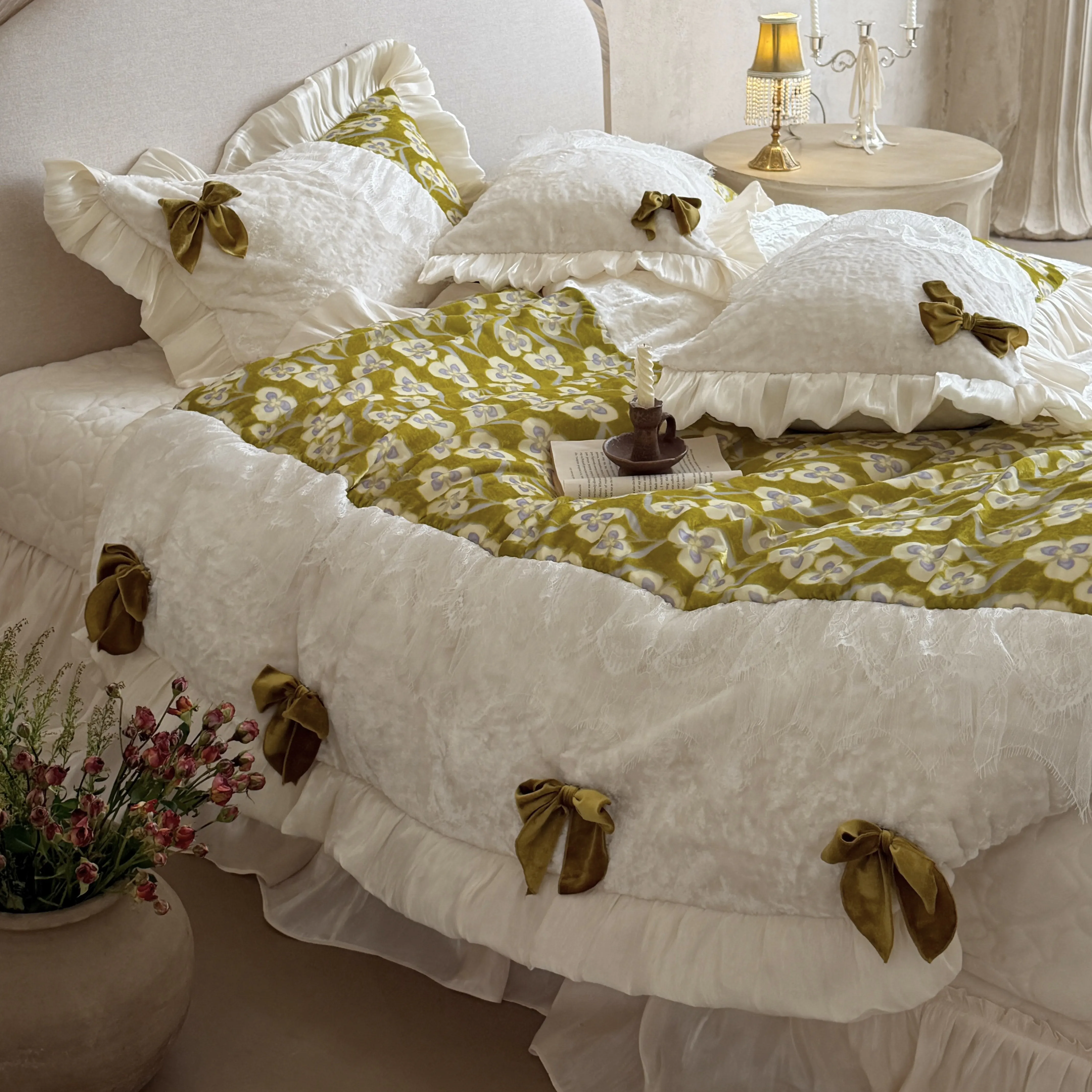 Olive Green Floral 380g Crushed Velvet Milk Fleece Bedding Set with Bowknot11 Olive Green Floral 380g Crushed Velvet Milk Fleece Bedding Set with Bowknot11