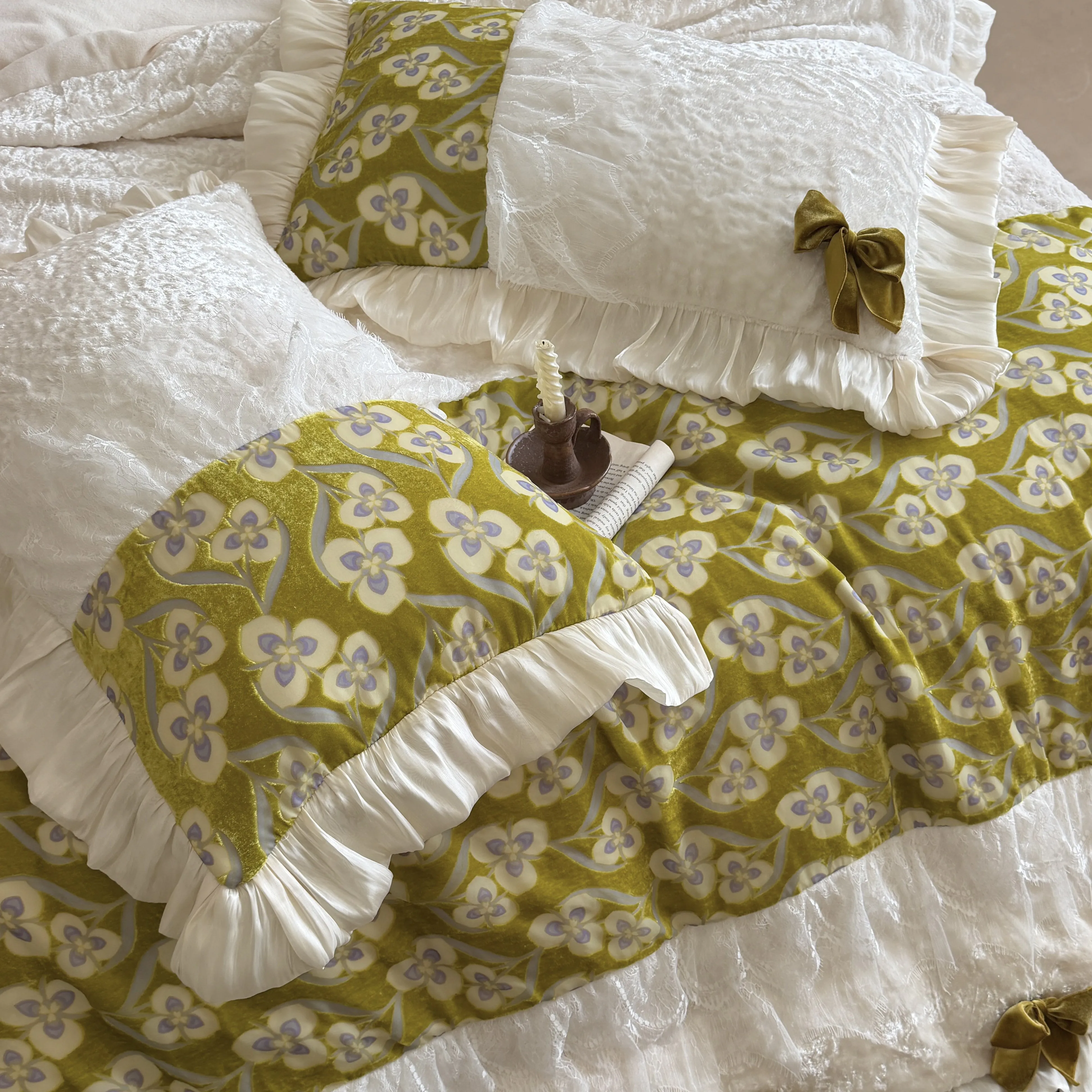 Olive Green Floral 380g Crushed Velvet Milk Fleece Bedding Set with Bowknot14 Olive Green Floral 380g Crushed Velvet Milk Fleece Bedding Set with Bowknot14