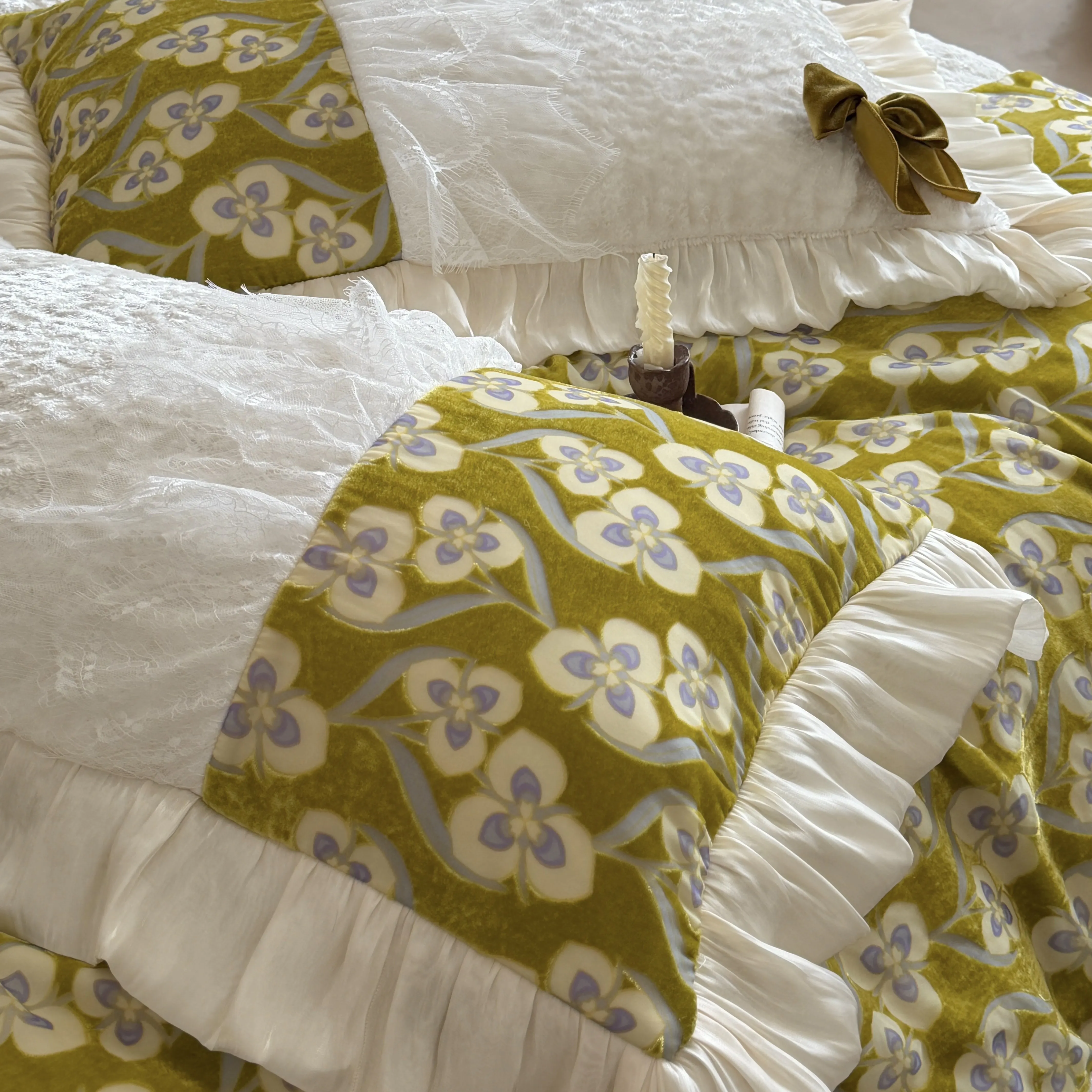 Olive Green Floral 380g Crushed Velvet Milk Fleece Bedding Set with Bowknot15 Olive Green Floral 380g Crushed Velvet Milk Fleece Bedding Set with Bowknot15