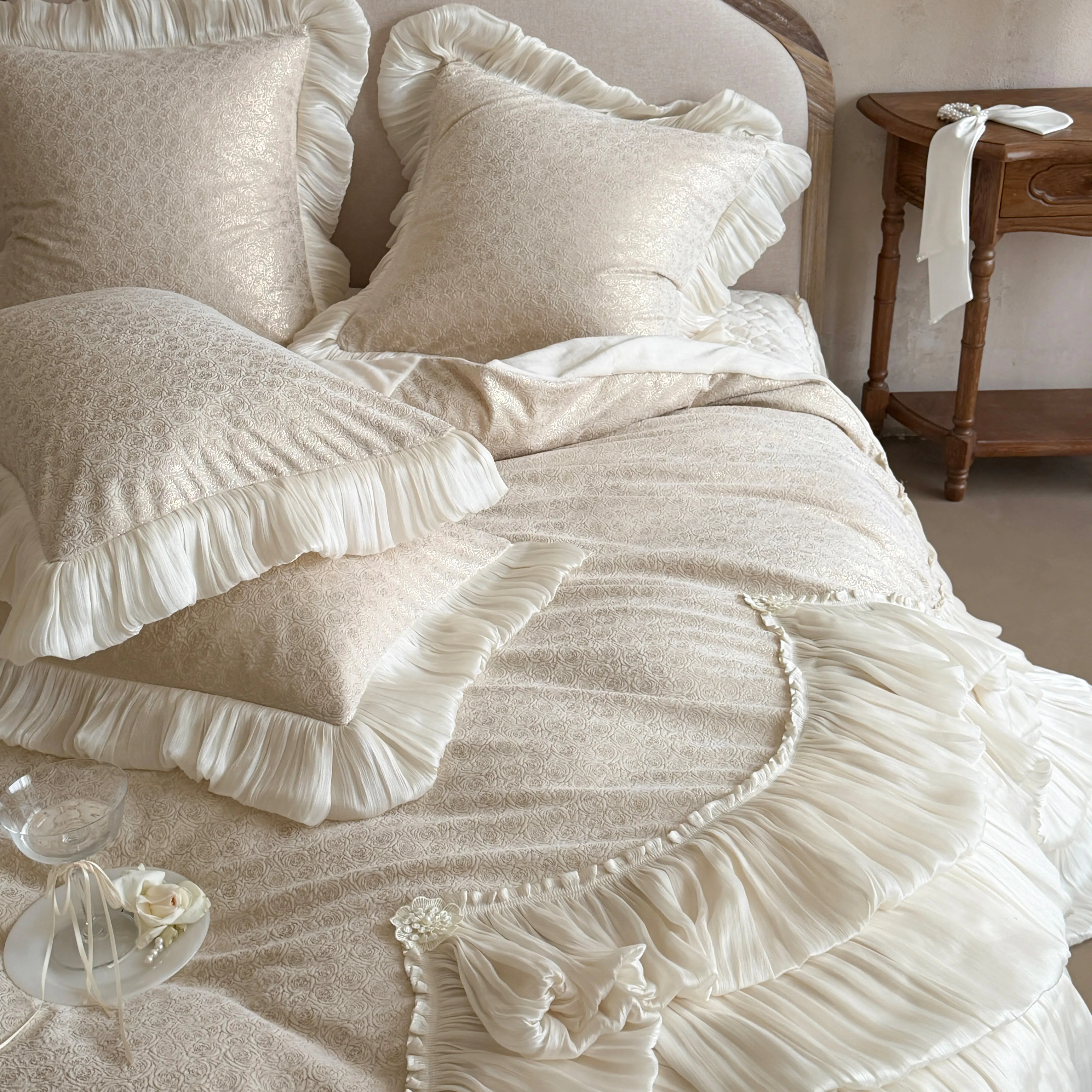 Princess Soft 260g Matte Milk Velvet Gold Foil Jacquard Duvet Cover Set17 Princess Soft 260g Matte Milk Velvet Gold Foil Jacquard Duvet Cover Set17