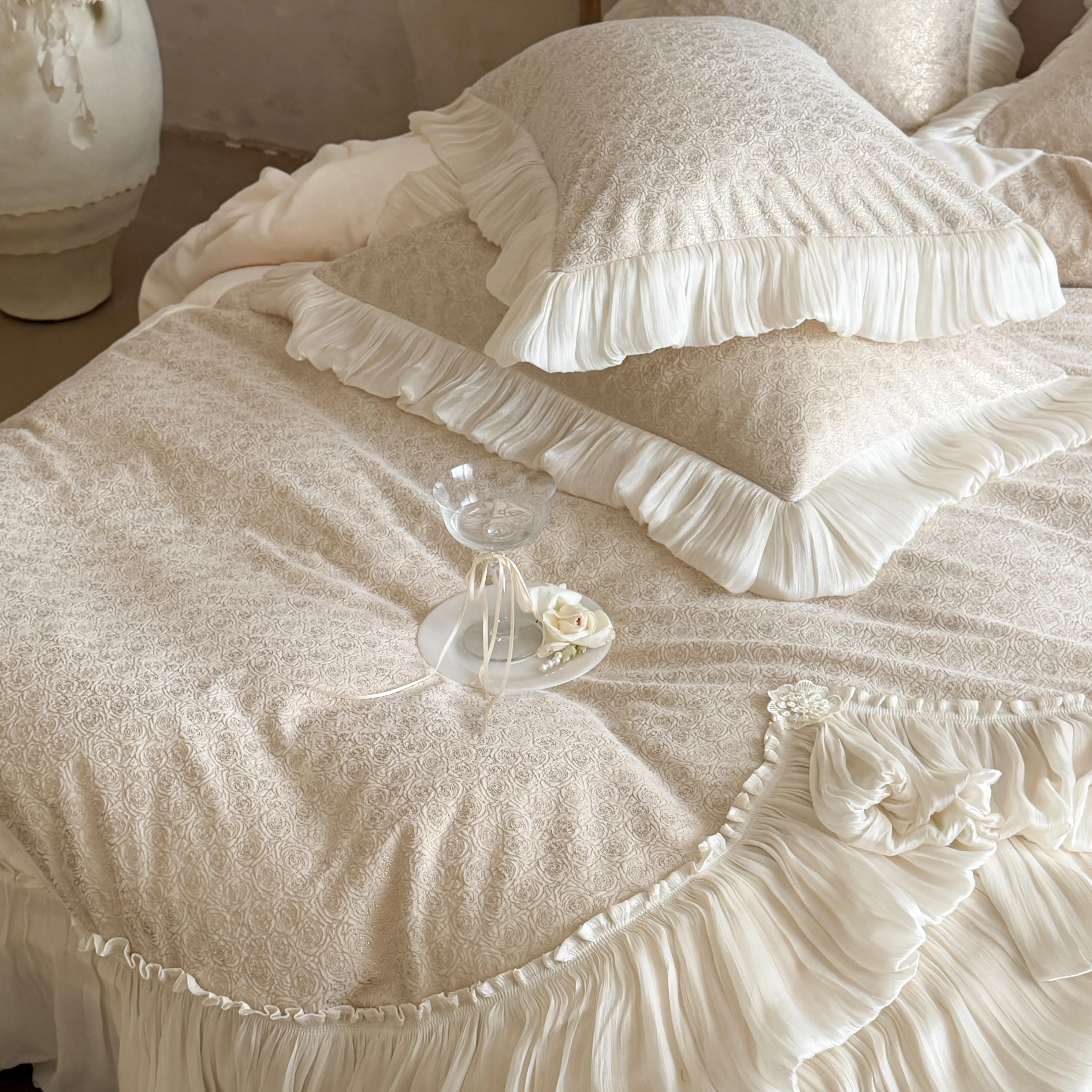 Princess Soft 260g Matte Milk Velvet Gold Foil Jacquard Duvet Cover Set18 Princess Soft 260g Matte Milk Velvet Gold Foil Jacquard Duvet Cover Set18
