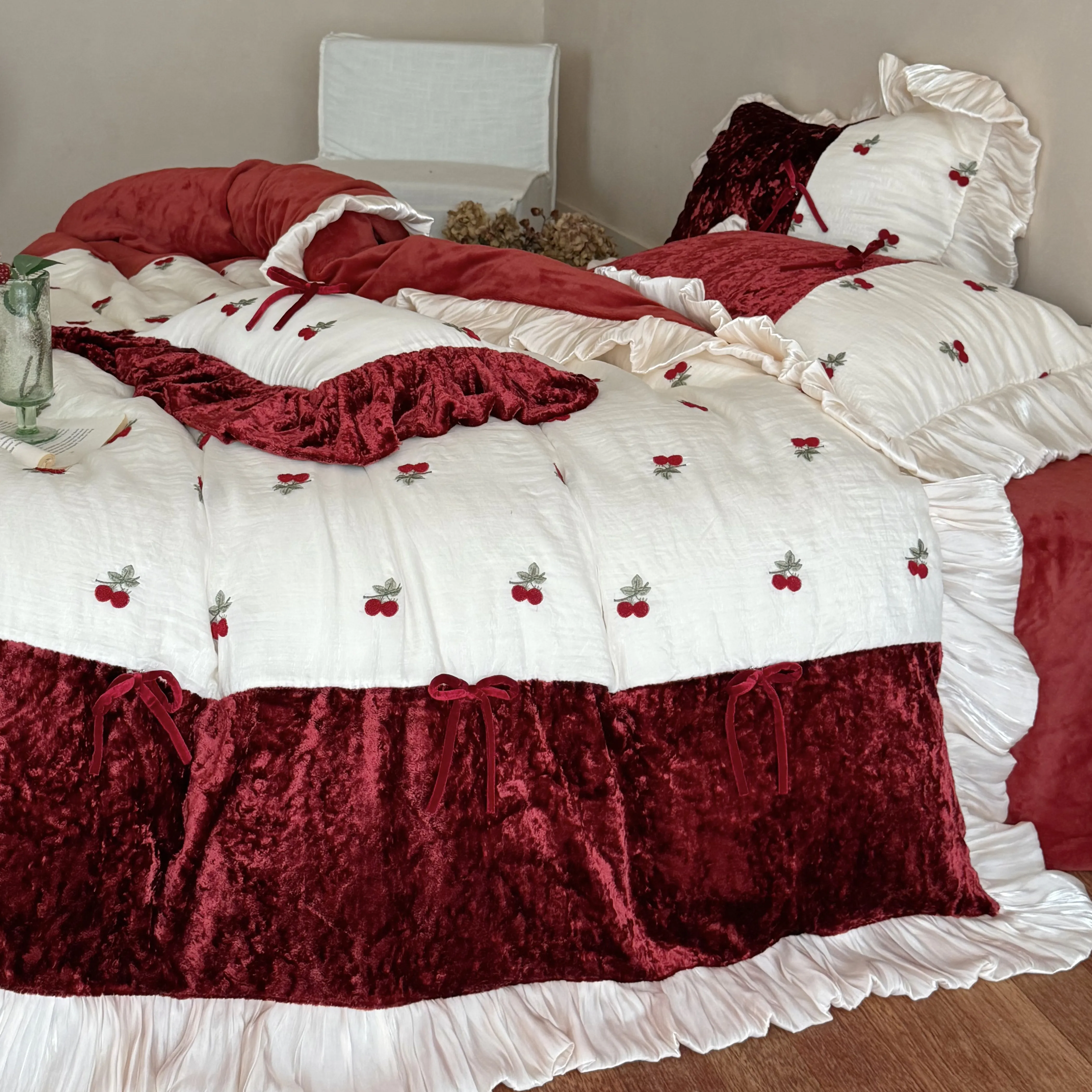 Soft 380g Milk Velvet Cherry Embroidery Bow-Tie Ruffle Winter Bedding 4 Pcs Set04 Soft 380g Milk Velvet Cherry Embroidery Bow Tie Ruffle Winter Bedding 4 Pcs Set04