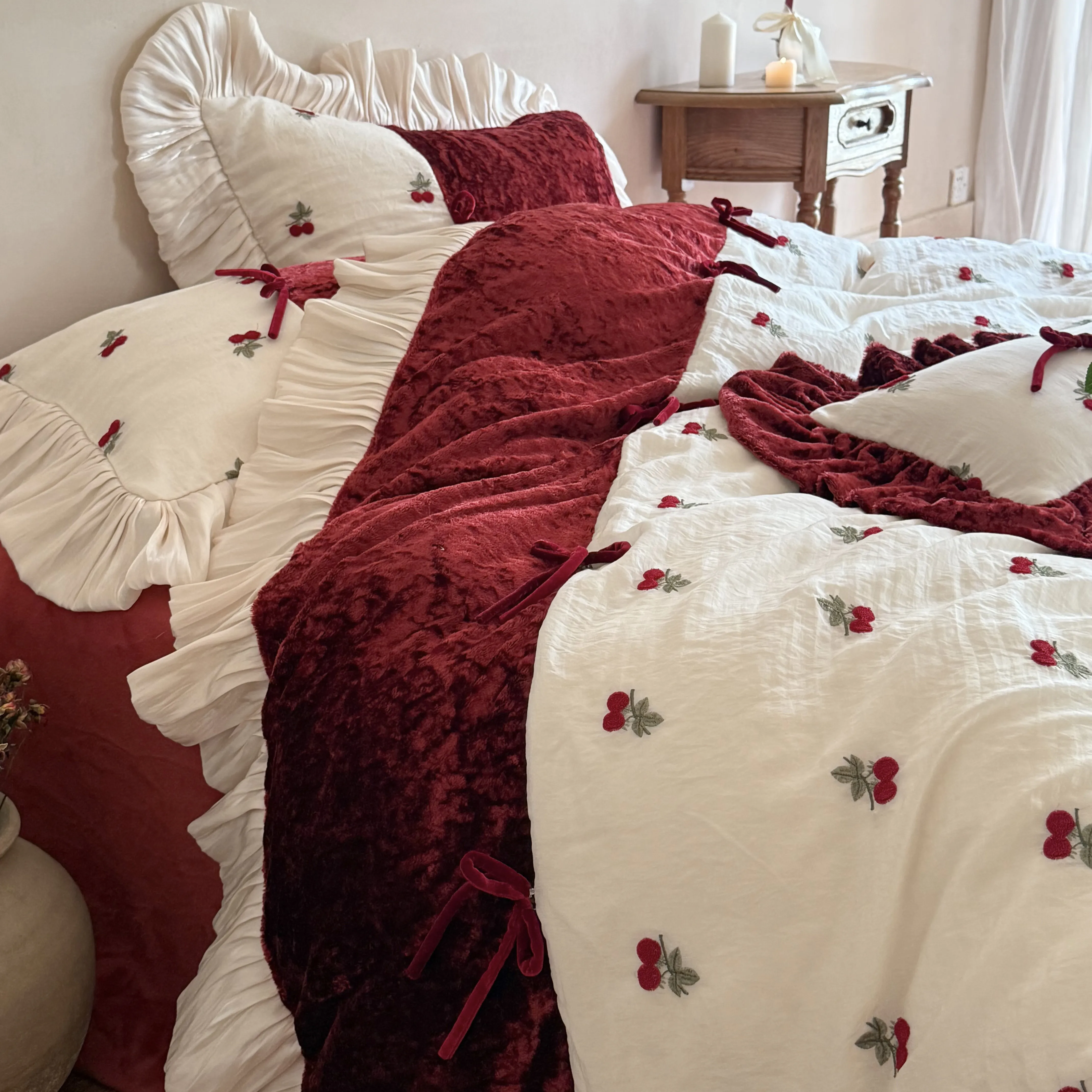 Soft 380g Milk Velvet Cherry Embroidery Bow-Tie Ruffle Winter Bedding 4 Pcs Set10 Soft 380g Milk Velvet Cherry Embroidery Bow Tie Ruffle Winter Bedding 4 Pcs Set10